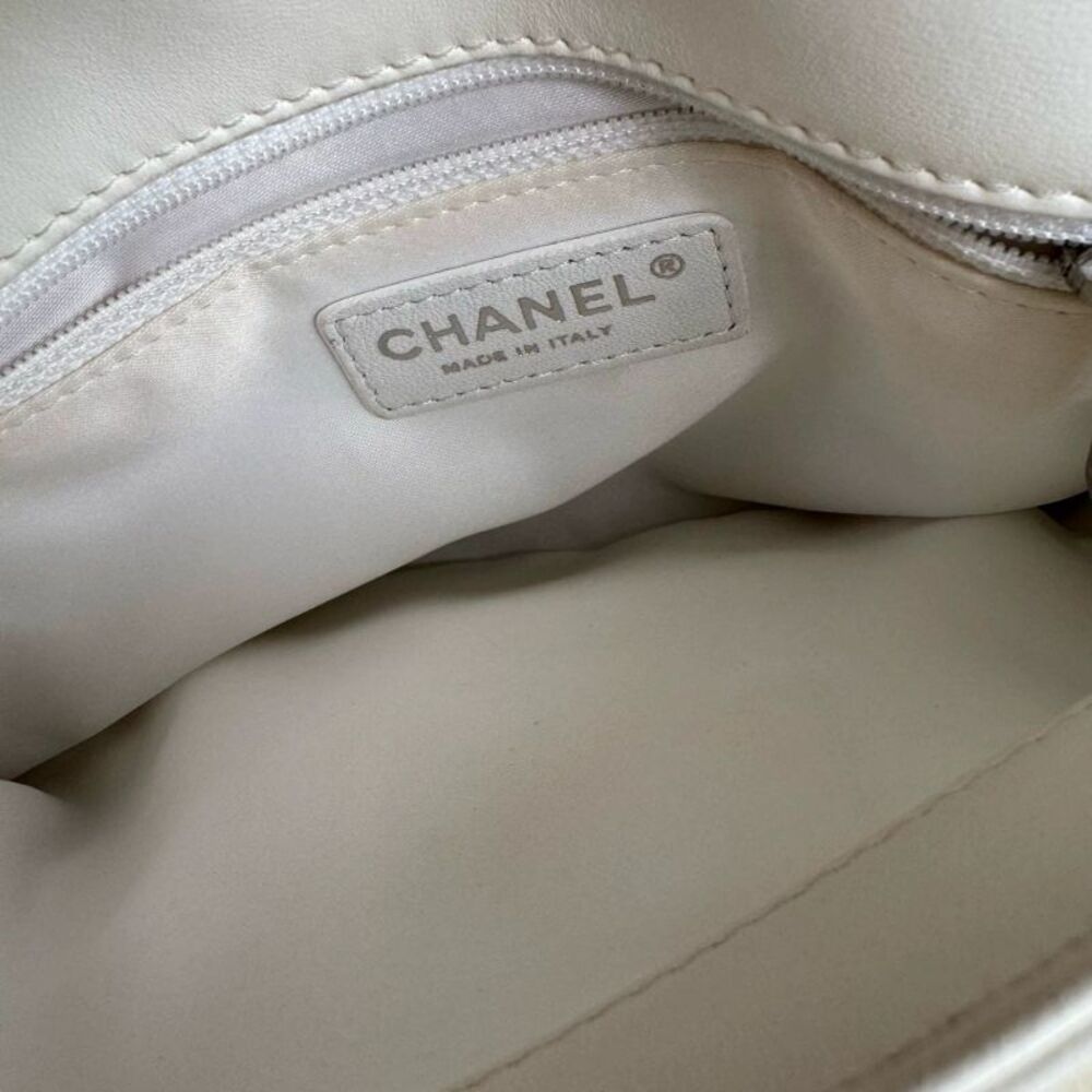 Chanel Women Pre-Loved Bag Very Good Condition - Picture 8 of 9